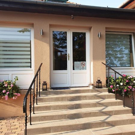 Mediterran Villa Kecskemét Exterior foto