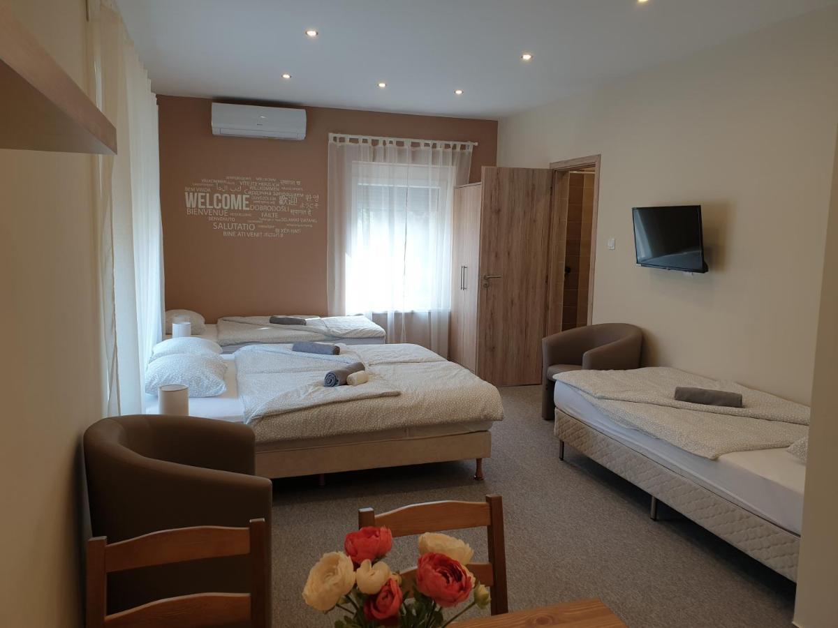 Mediterran Villa Kecskemét Exterior foto